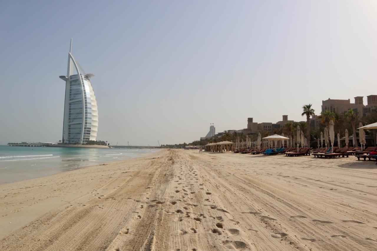 Alexandrina Hostel Dubai Exterior photo